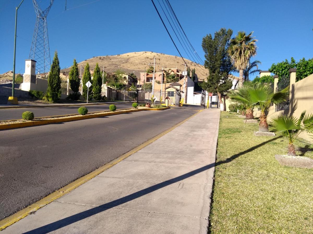 Hermoso Depto por UACH II Con Terraza y linda vista Chihuahua Exterior foto